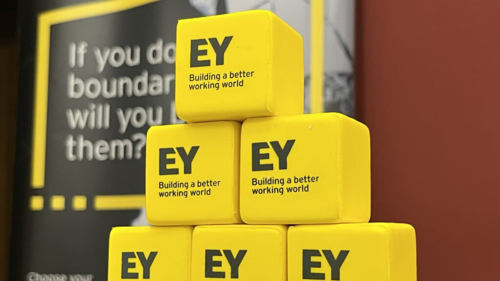 Η EY Ελλάδος επηρέασε θετικά περισσότερες από 1 εκατ. ζωές μέσα σε έναν χρόνο