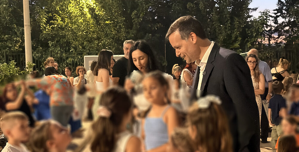Δήμος Αθηναίων: 43 σχολικές αυλές γίνονται πιο πράσινες και πιο δροσερές