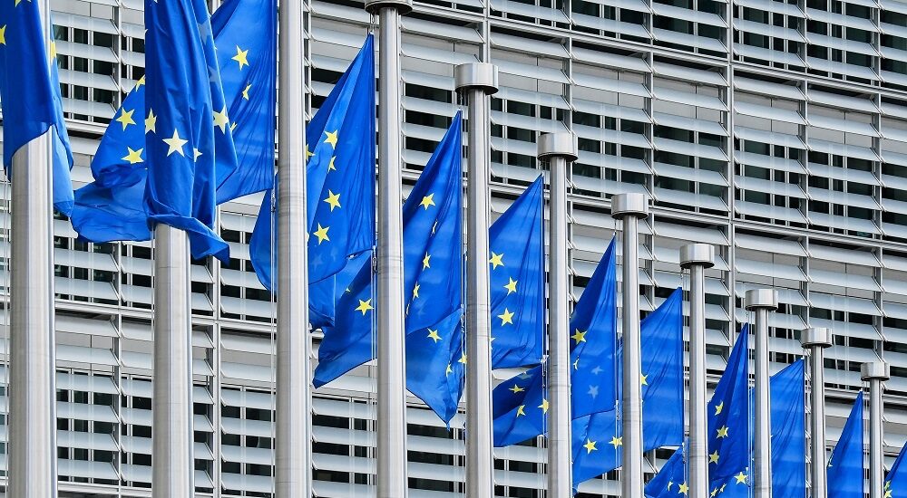 Κομισιόν: Βελτιώνει την ενεργειακή απόδοση και τη βιωσιμότητα των κέντρων δεδομένων στην ΕΕ